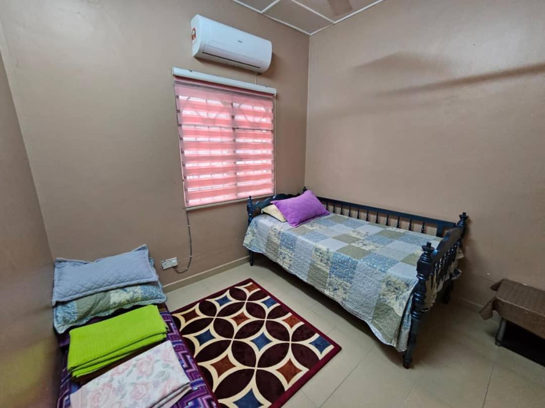 Homestay Lanik Saujana Utama 2 Sungai Buloh Εξωτερικό φωτογραφία